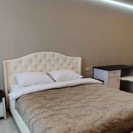 Luxury Apartments Atlant Lutsk Ngoại thất bức ảnh