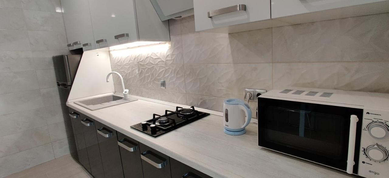 Luxury Apartments Atlant Lutsk Ngoại thất bức ảnh