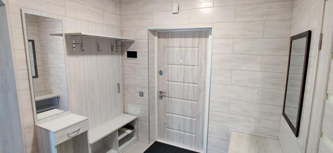 Luxury Apartments Atlant Lutsk Ngoại thất bức ảnh