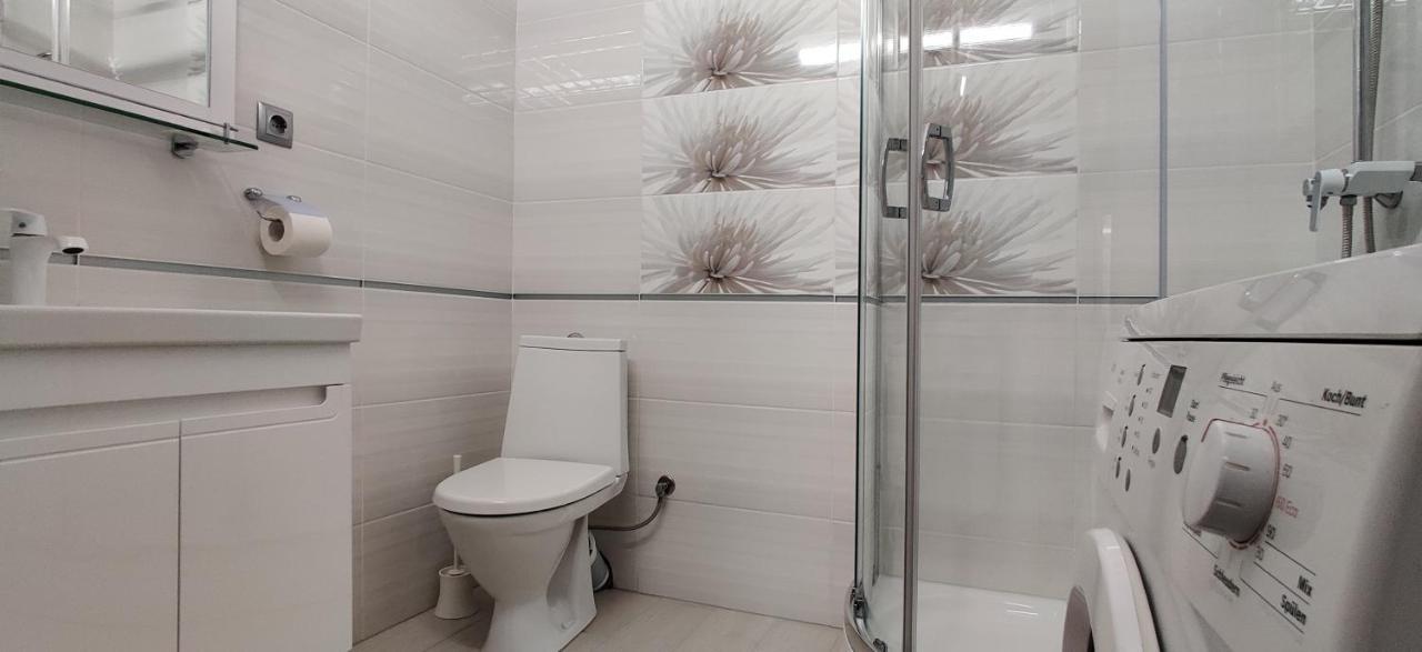 Luxury Apartments Atlant Lutsk Ngoại thất bức ảnh